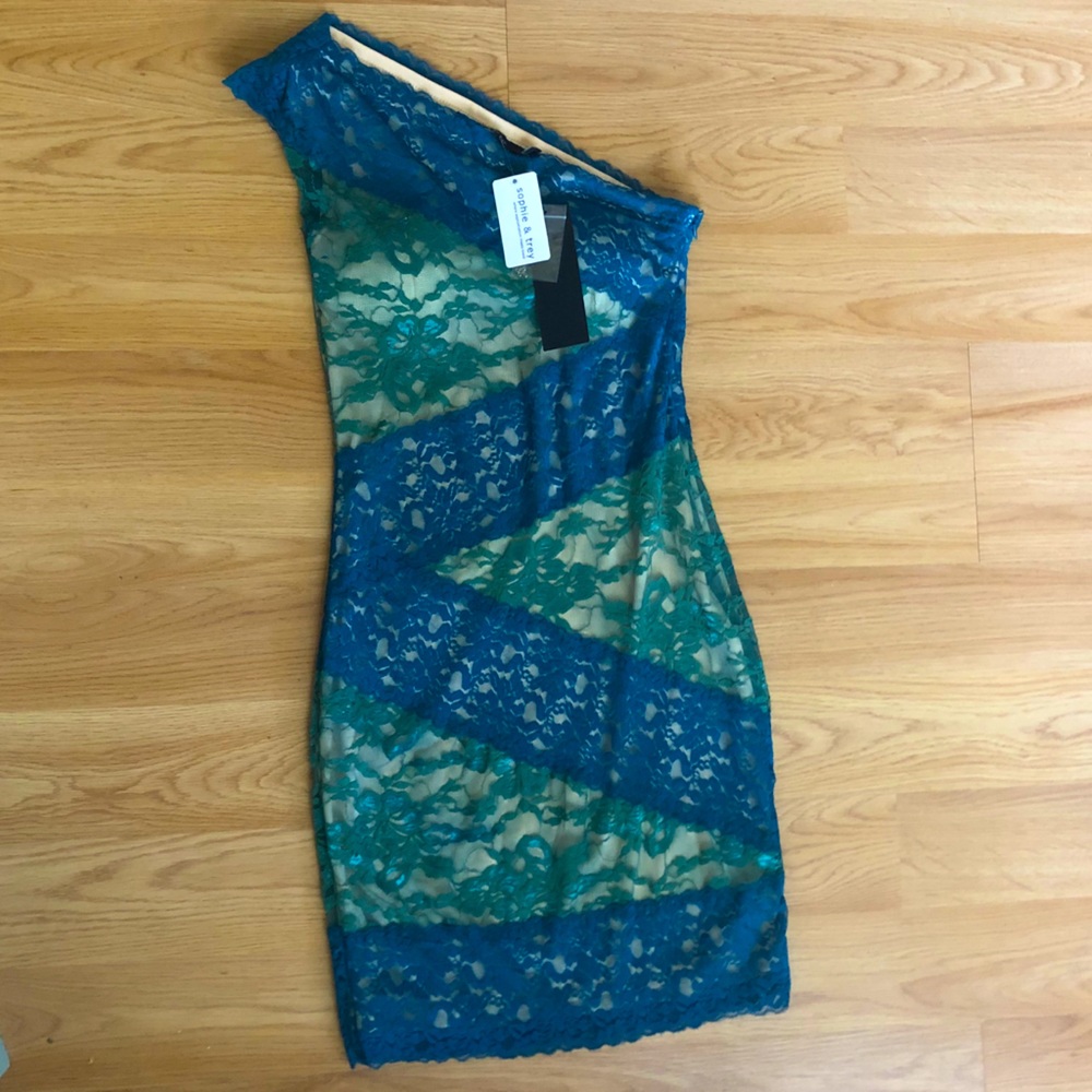 Blue lace Sophie&Trey dress. Size small. NWT